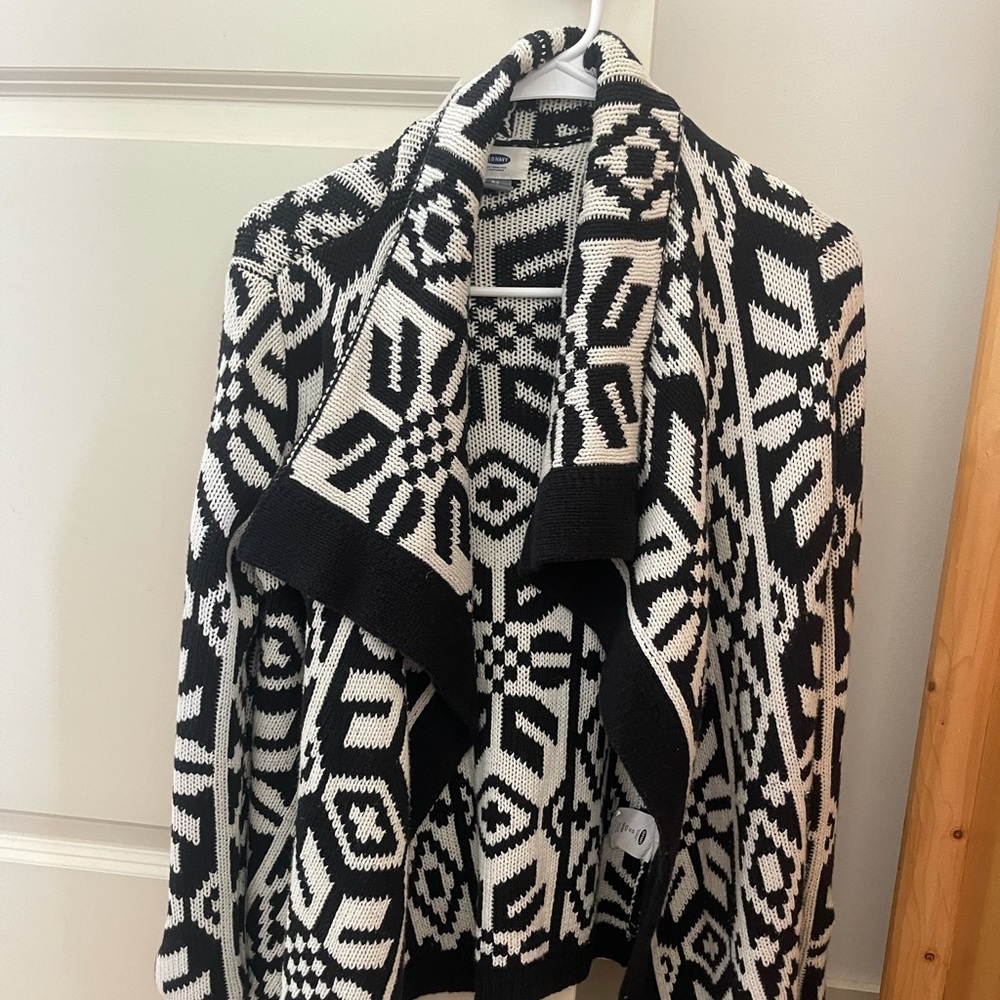 XS old navy layered sweater (runs big, fits more like a small)